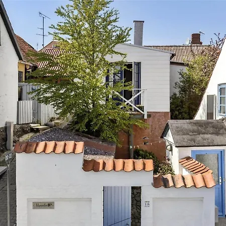 بيت للعطل 6600-allinge-storegade-18-b *